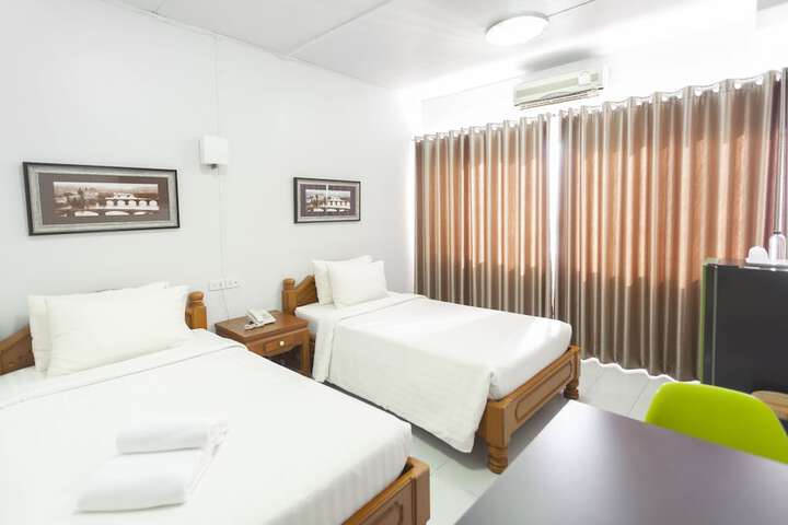 Room 13 of 113
