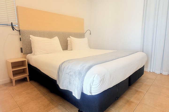 Room 16 of 65