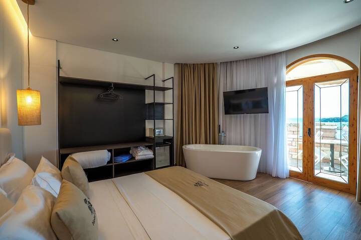 Room 25 of 76