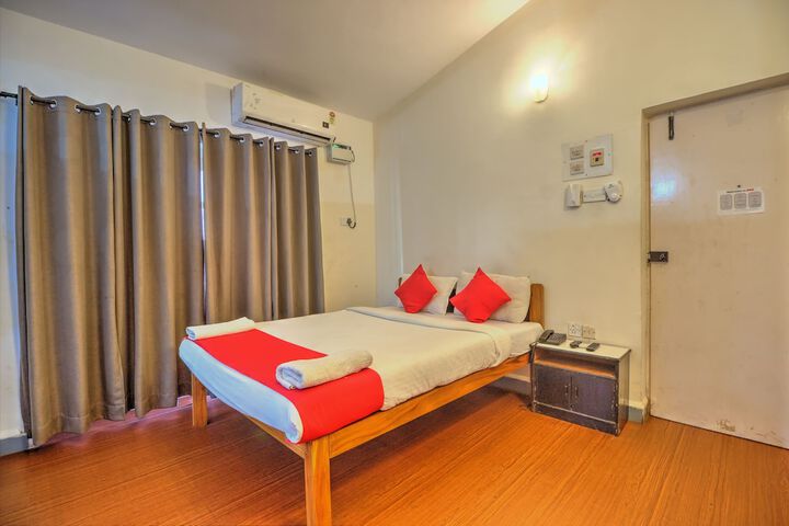 Room 4 of 10