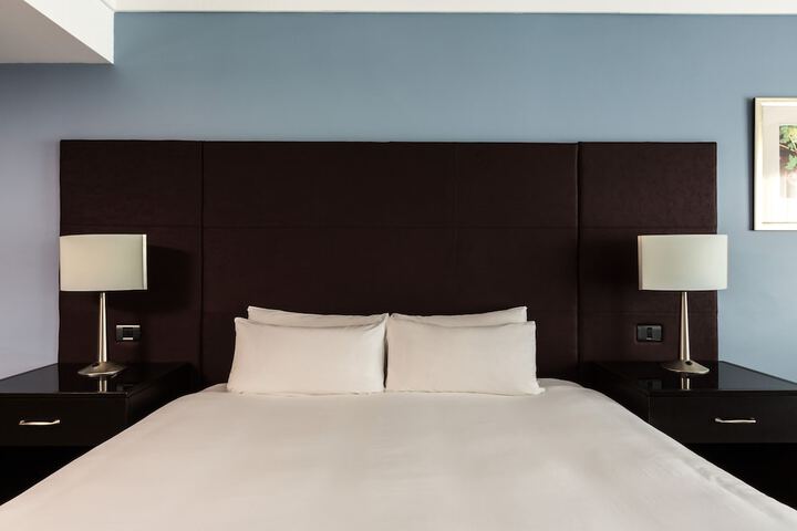 Room 15 of 318