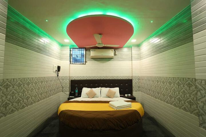 Room 27 of 35