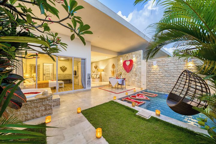 Pools & Facilities