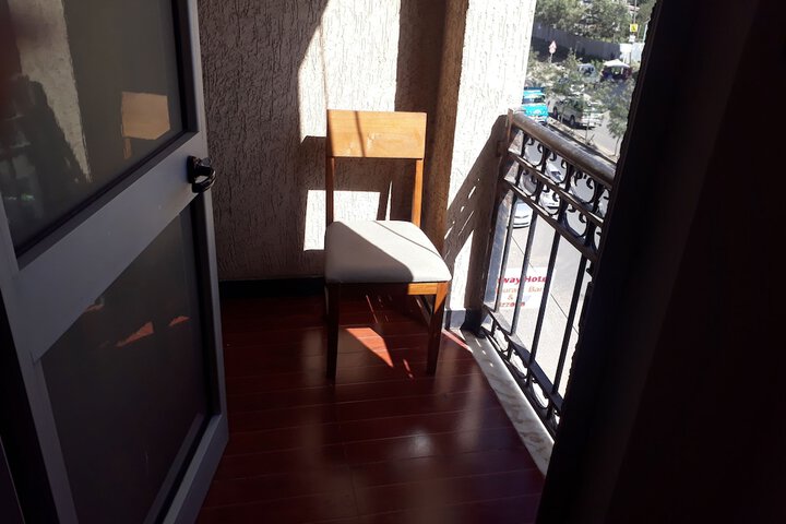 Room 16 of 37