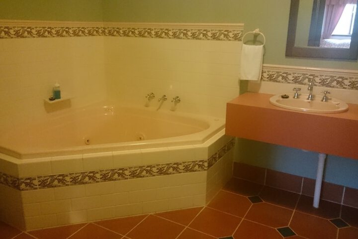 Room 14 of 36