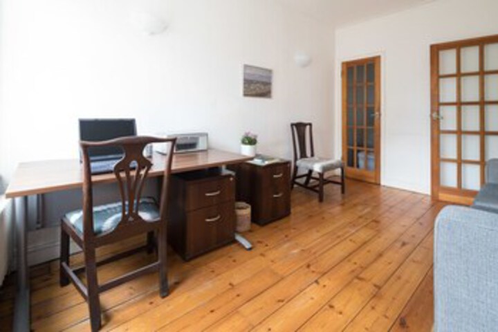 Room 5 of 12