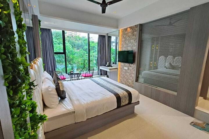 Room 10 of 22