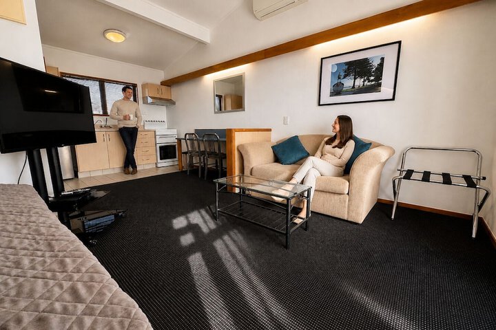 Room 4 of 34