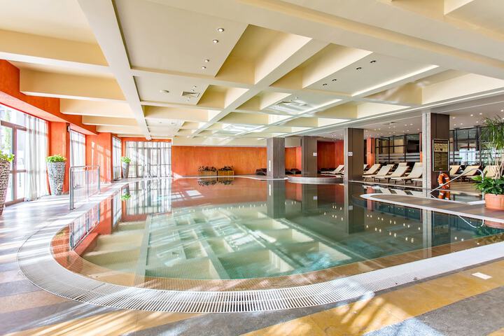 Pool 37 of 90