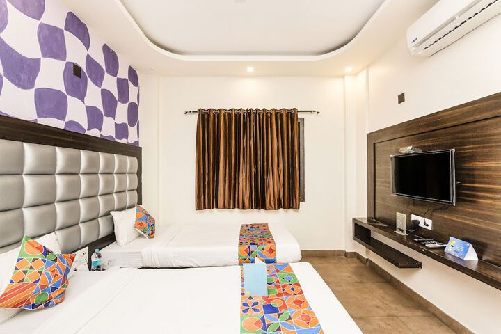 Room 14 of 25