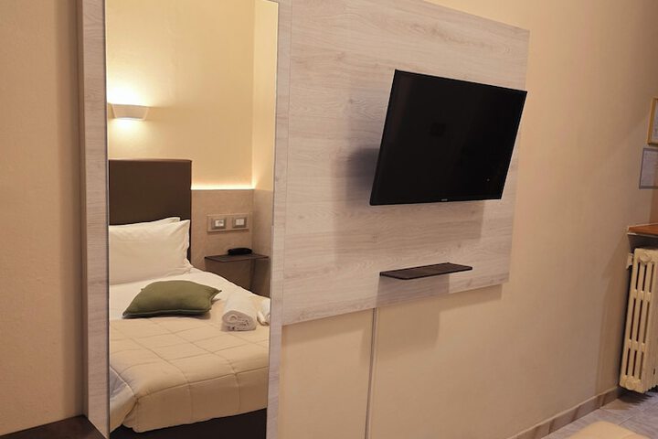 Room 29 of 65