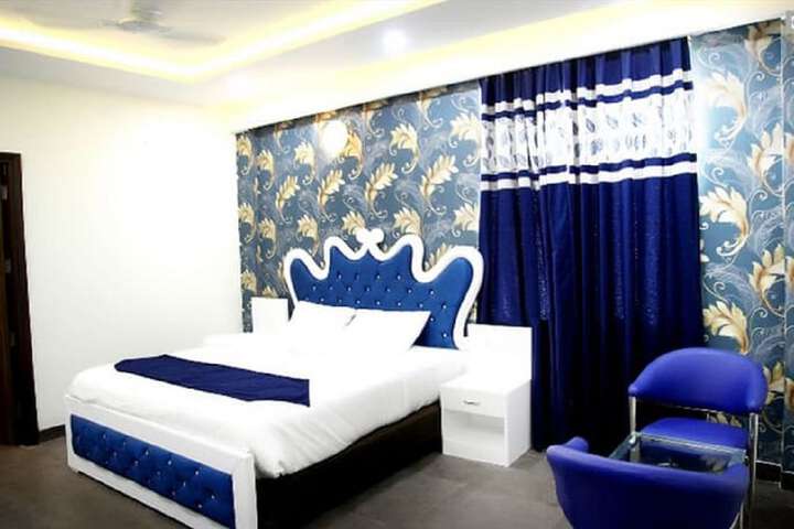Room 8 of 26