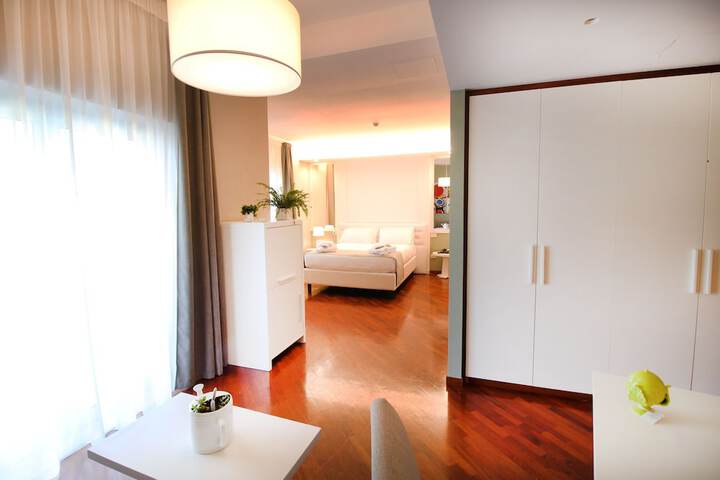 Room 10 of 105