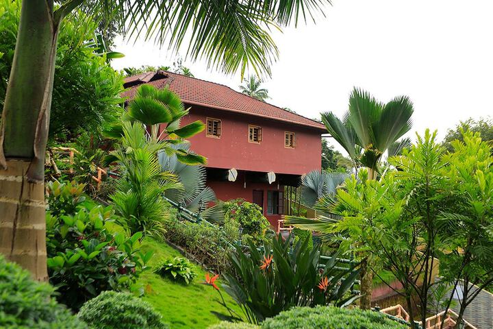 Hotel Exterior 53 of 63