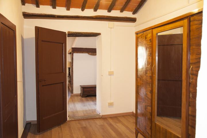 Room 9 of 31