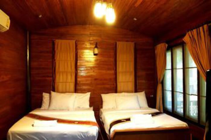 Room 7 of 11