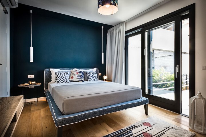 Room 3 of 53