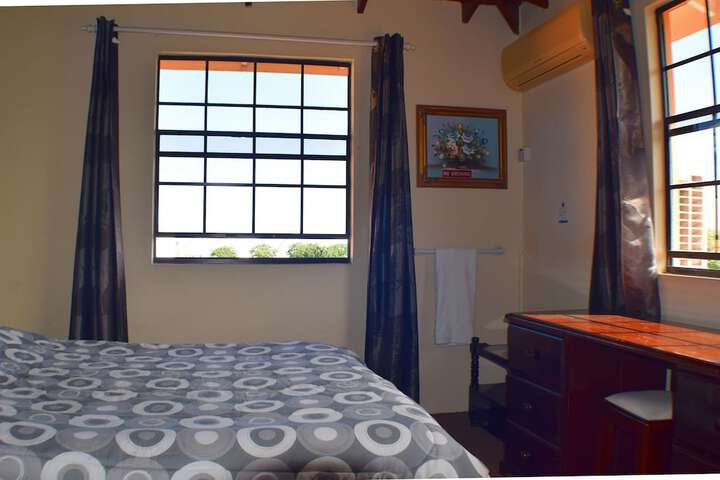 Room 10 of 26