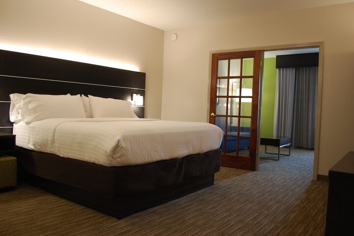 Suite King Size Bed (7 of 7)