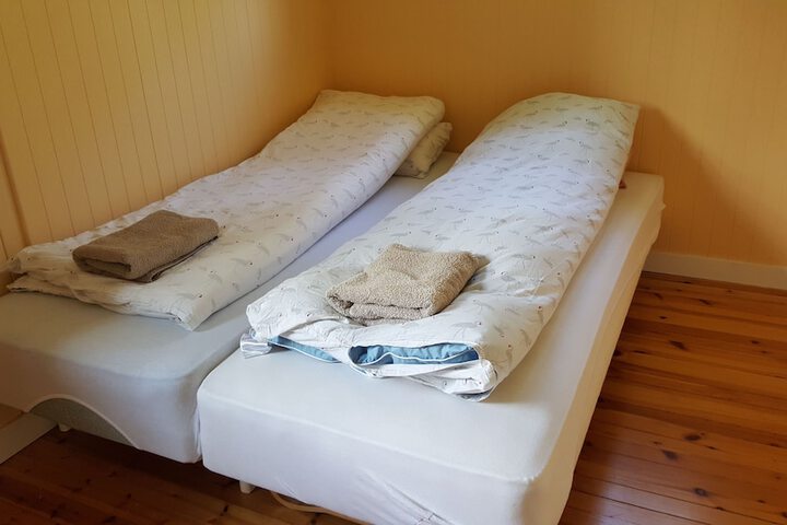 Room 12 of 32