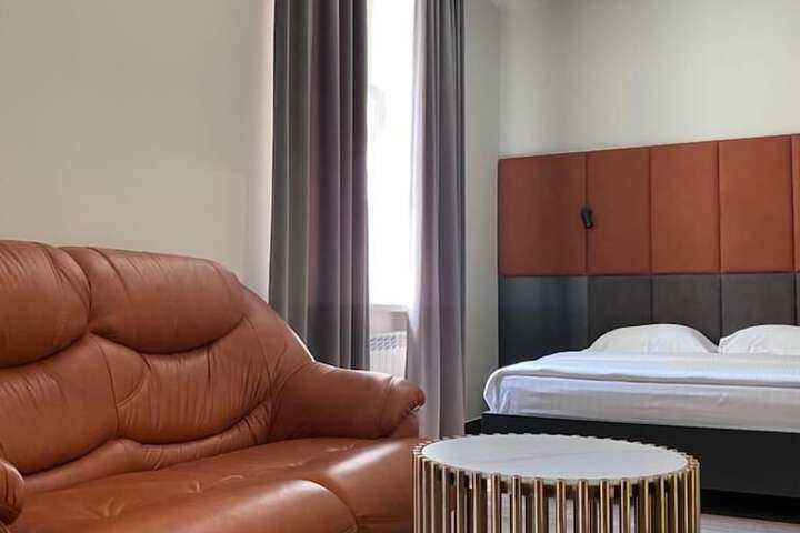Room 49 of 100