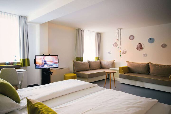 Room 15 of 80