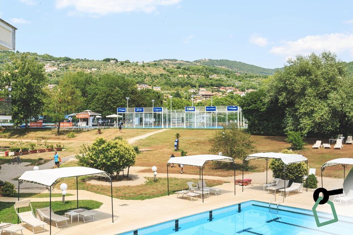 Pool 22 of 41