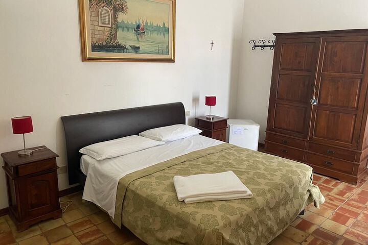 Room 15 of 49