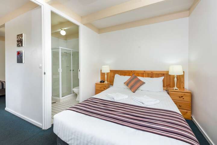 Room 6 of 37