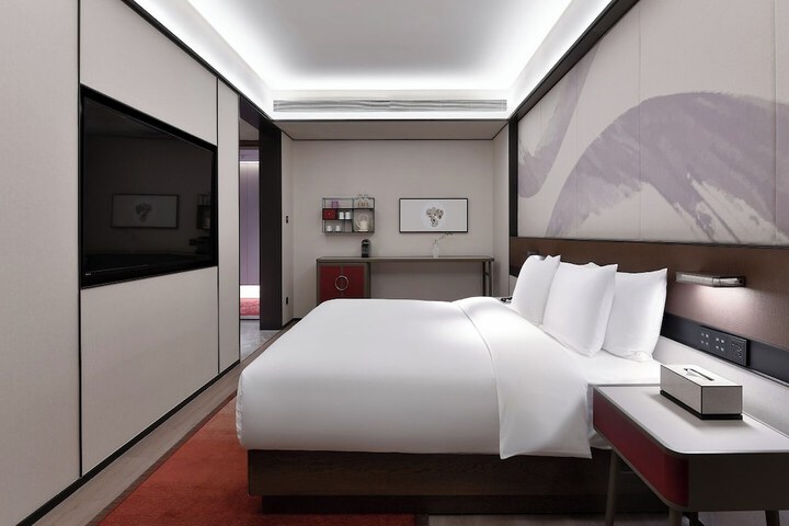 Room 17 of 39