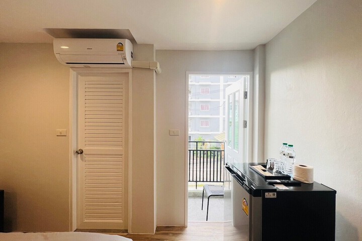 Room 17 of 37