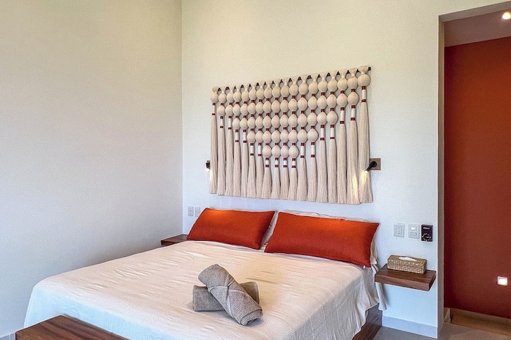 Room 6 of 31