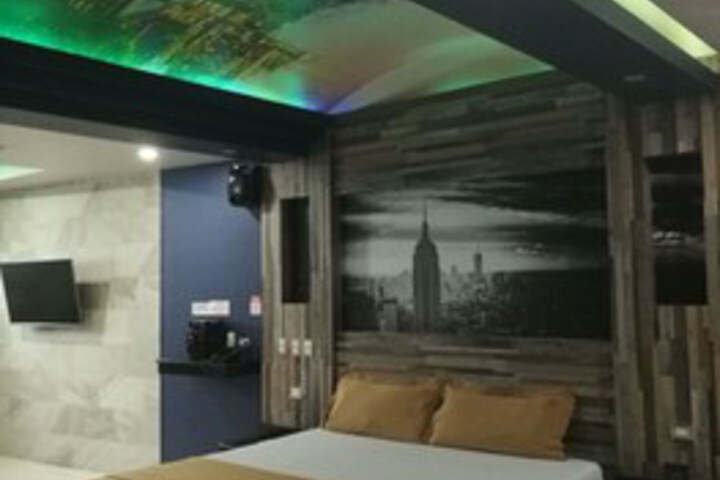 Room 28 of 78