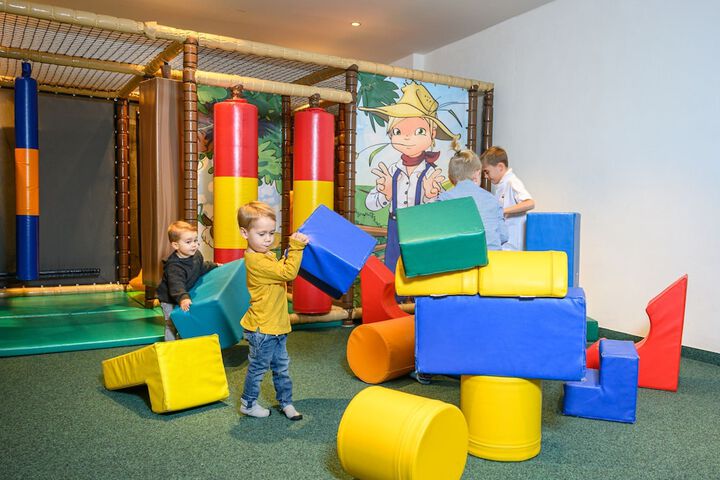 Childrens Activities 53 of 108
