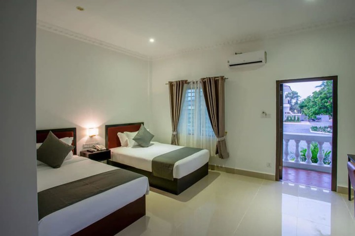 Room 16 of 50