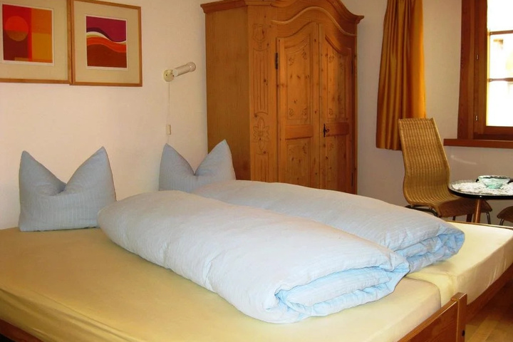 Room 2 of 12