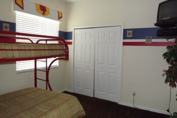 Room 17 of 19
