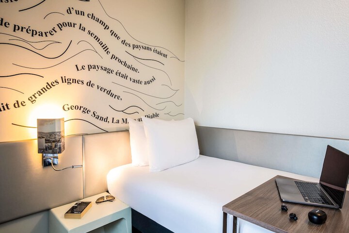 Room 52 of 125