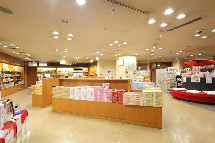 Gift Shop 25 of 58