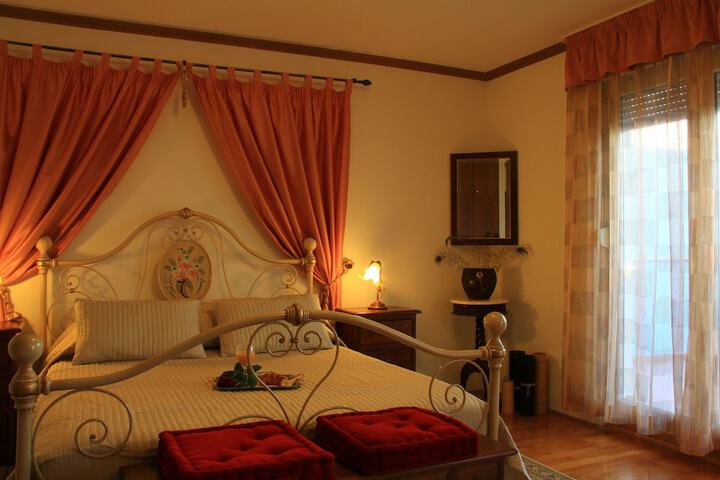 Room 10 of 46