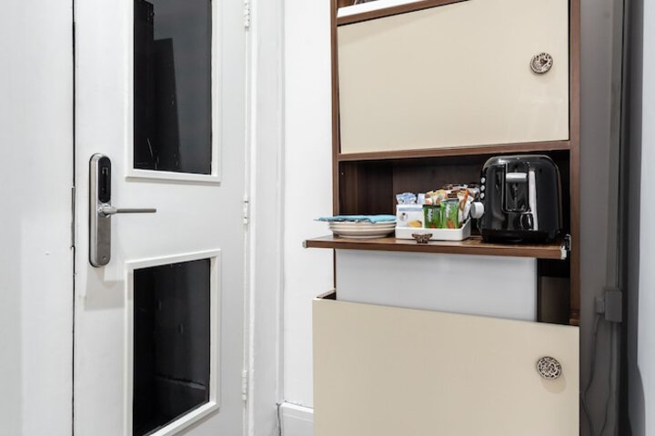 Room 30 of 112