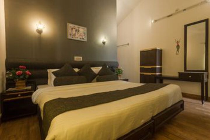 Room 9 of 20
