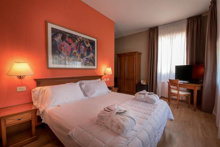 Room 8 of 45