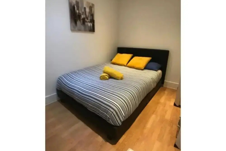 Room 4 of 12