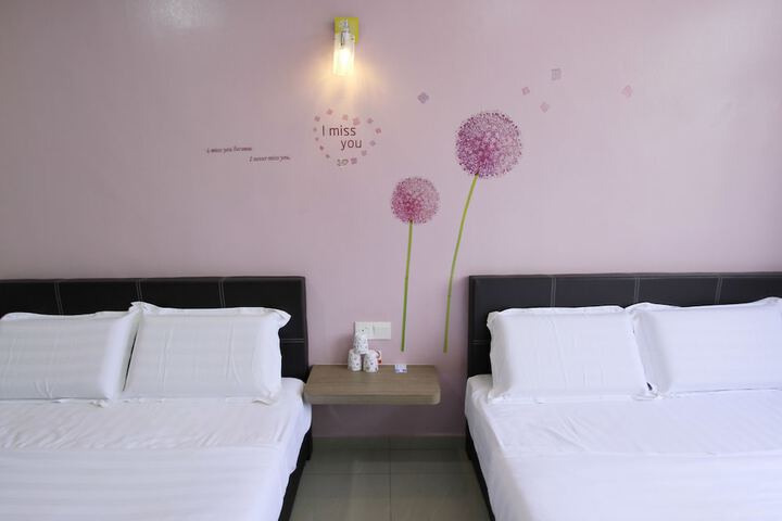Room 14 of 32