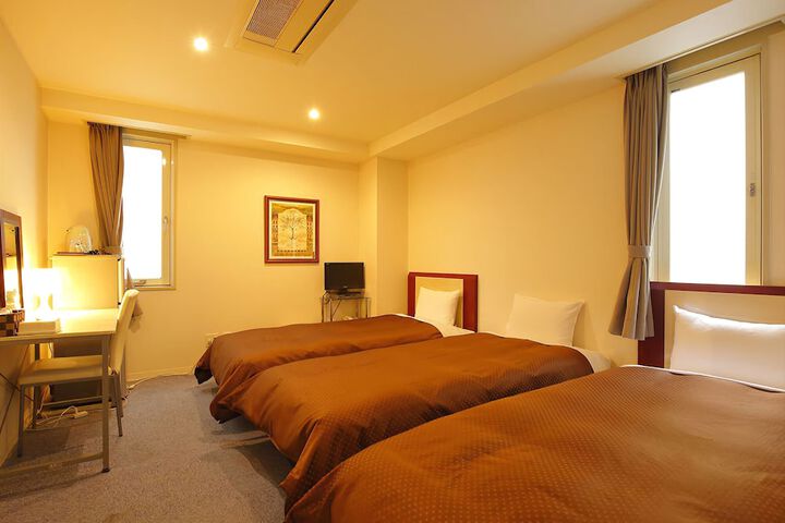 Room 2 of 46