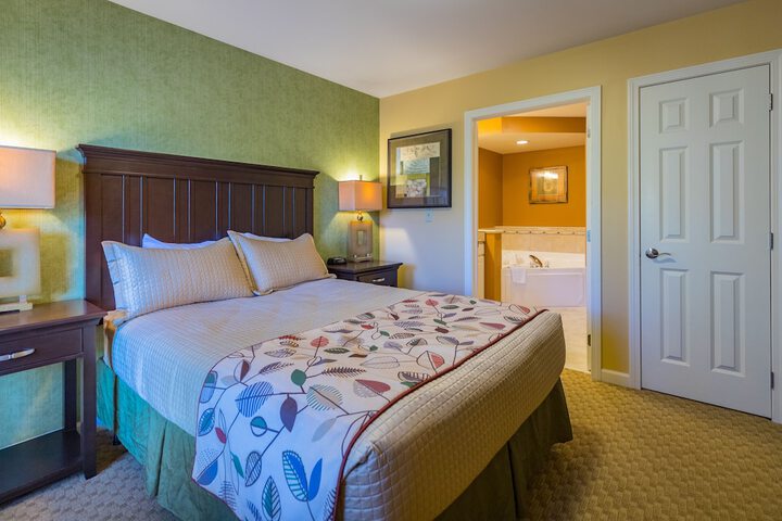 1 Bedroom Suite Queen Bed (39 of 39)