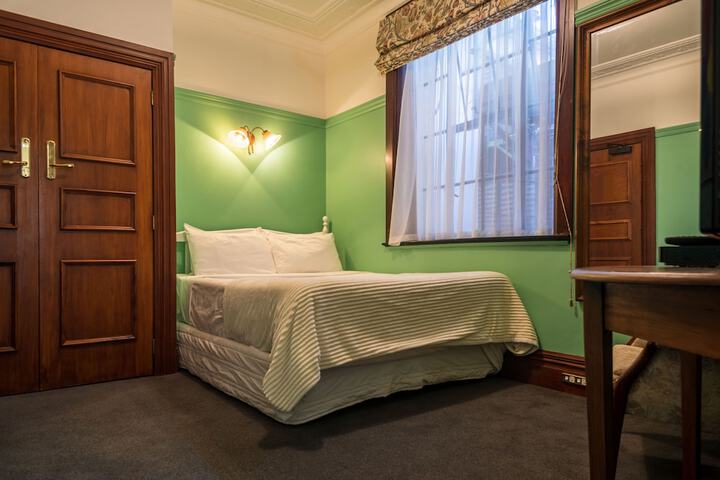 Room 14 of 24