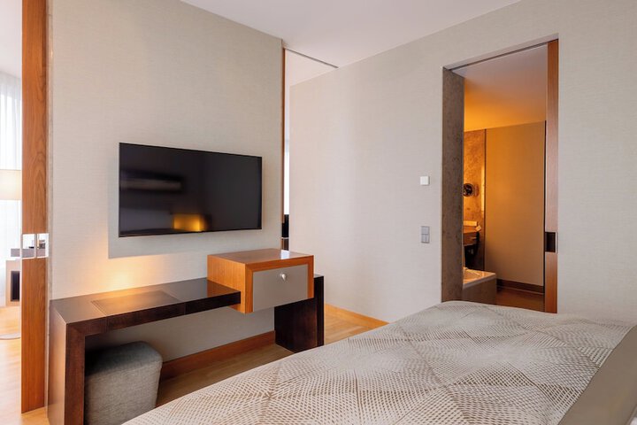 Room 144 of 457