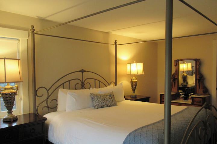 Room 41 of 106